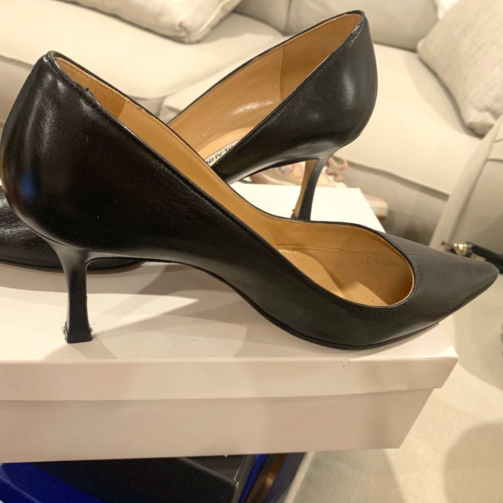 Manolo Blahnik classic Newcio  black heels